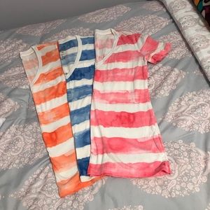 Gap water color V-neck Tee bundle